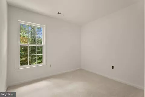 Bedroom - 9065 Northedge Dr, Springfield, VA 22153 photo 4 of 9