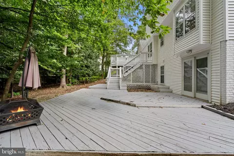 Exterior - 9065 Northedge Dr, Springfield, VA 22153 photo 7 of 10