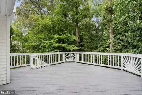 Exterior - 9065 Northedge Dr, Springfield, VA 22153 photo 5 of 10