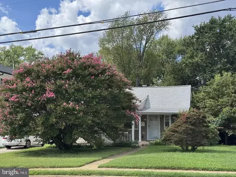 7530 Lisle Ave, Falls Church, VA 22043
