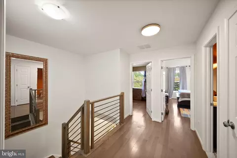 Entry Way - 12091 Edgemere Cir, Reston, VA 20190 photo 9 of 10