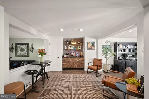 Entry Way - 12091 Edgemere Cir, Reston, VA 20190 photo 4 of 10