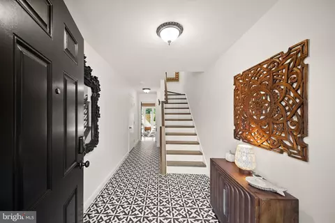 Entry Way - 12091 Edgemere Cir, Reston, VA 20190 photo 1 of 10