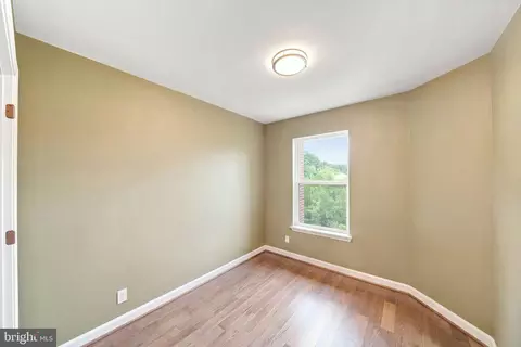 Bedroom - 12091 Edgemere Cir, Reston, VA 20190 photo 7 of 8
