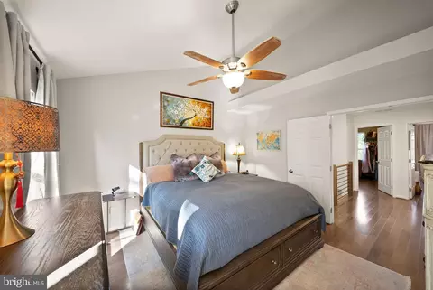 Bedroom - 12091 Edgemere Cir, Reston, VA 20190 photo 3 of 8