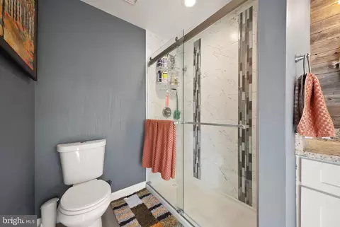 Bath - 12091 Edgemere Cir, Reston, VA 20190 photo 3 of 6