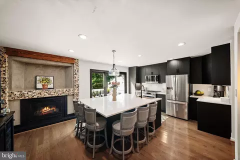 Kitchen - 12091 Edgemere Cir, Reston, VA 20190 photo 2 of 8