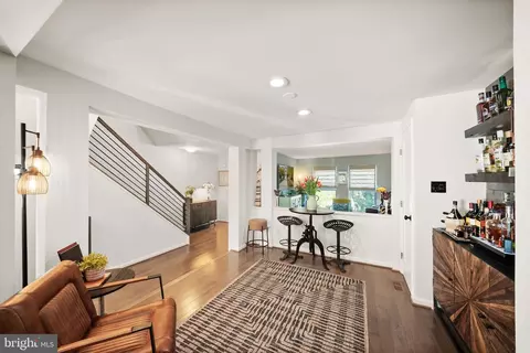 Entry Way - 12091 Edgemere Cir, Reston, VA 20190 photo 6 of 10