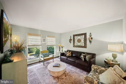 Living - 12091 Edgemere Cir, Reston, VA 20190 photo 1 of 2