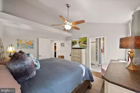 Bedroom - 12091 Edgemere Cir, Reston, VA 20190 photo 2 of 8