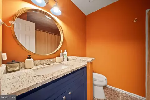 Bath - 12091 Edgemere Cir, Reston, VA 20190 photo 4 of 6