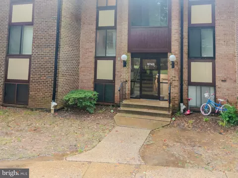 9743 Kings Crown Ct #201, Fairfax, VA 22031