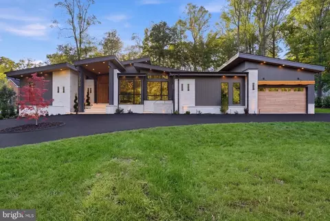 3708 Prosperity Ave, Fairfax, VA 22031
