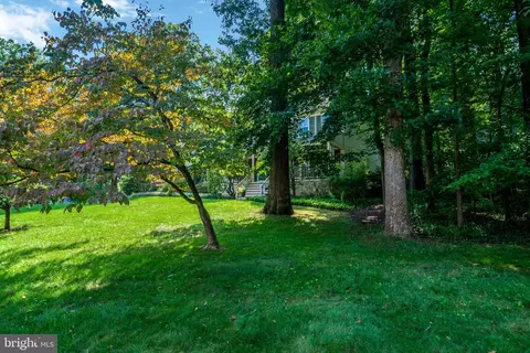 6812 Bluecurl Cir, Springfield, VA 22152 photo 4