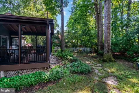 6812 Bluecurl Cir, Springfield, VA 22152 photo 9