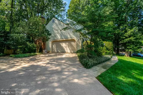 6812 Bluecurl Cir, Springfield, VA 22152 photo 6