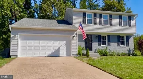7945 Freehollow Dr, Falls Church, VA 22042