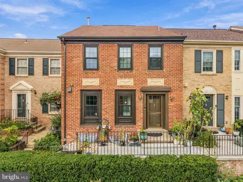 3050 Federal Hill Dr, Falls Church, VA 22044