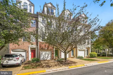 5313 Chieftain Cir, Alexandria, VA 22312