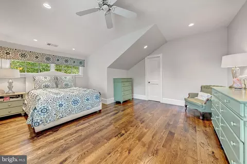 Bedroom - 8133 Georgetown Pike, Mclean, VA 22102 photo 7 of 8