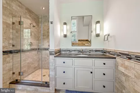 Bath - 8133 Georgetown Pike, Mclean, VA 22102 photo 7 of 10