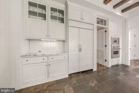 Kitchen - 8133 Georgetown Pike, Mclean, VA 22102 photo 7 of 8