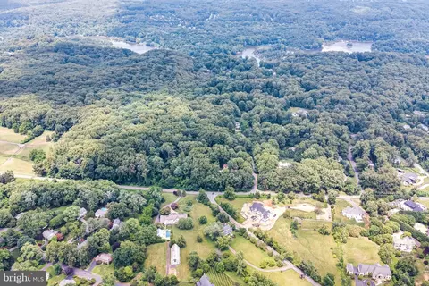 View/Area - 8133 Georgetown Pike, Mclean, VA 22102 photo 4 of 4
