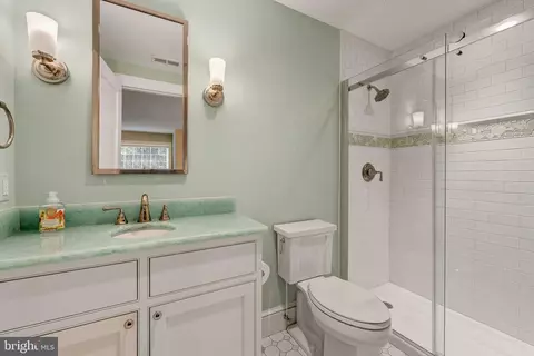 Bath - 8133 Georgetown Pike, Mclean, VA 22102 photo 10 of 10