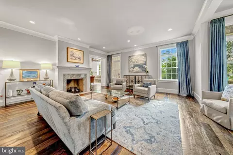 Living - 8133 Georgetown Pike, Mclean, VA 22102 photo 3 of 7