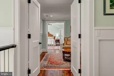 Entry Way - 8133 Georgetown Pike, Mclean, VA 22102 photo 10 of 12