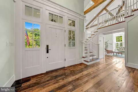 Entry Way - 8133 Georgetown Pike, Mclean, VA 22102 photo 1 of 12