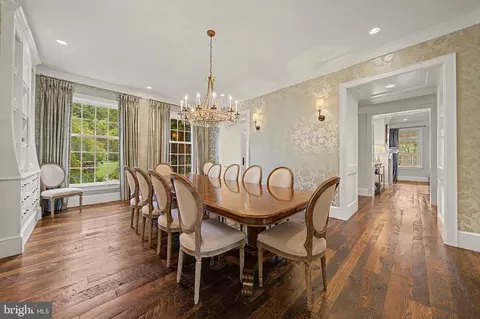 Dining - 8133 Georgetown Pike, Mclean, VA 22102 photo 3 of 5