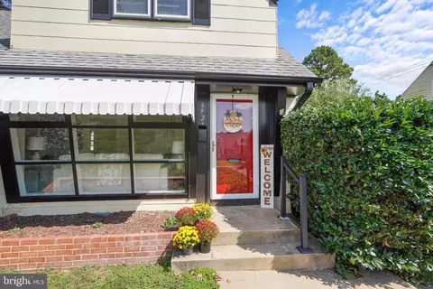 6927 Columbia Dr, Alexandria, VA 22307