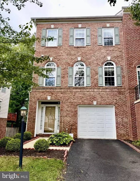 4714 Caronia Way, Fairfax, VA 22030