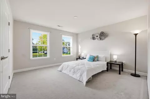 Bedroom - 3917 Chantilly Rd, Chantilly, VA 20151 photo 5 of 7
