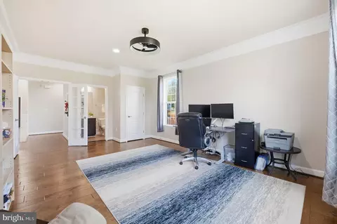 Entry Way - 3917 Chantilly Rd, Chantilly, VA 20151 photo 3 of 12