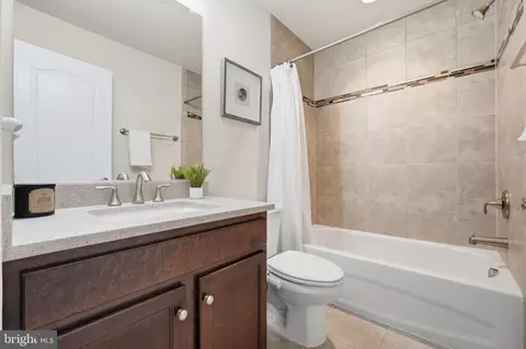 Bath - 3917 Chantilly Rd, Chantilly, VA 20151 photo 7 of 9
