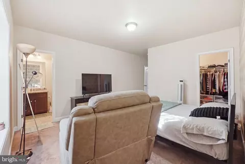 Bedroom - 3917 Chantilly Rd, Chantilly, VA 20151 photo 7 of 7