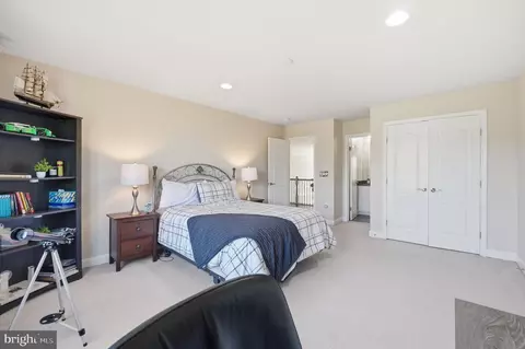 Bedroom - 3917 Chantilly Rd, Chantilly, VA 20151 photo 4 of 7