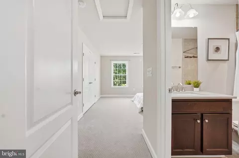 Entry Way - 3917 Chantilly Rd, Chantilly, VA 20151 photo 9 of 12