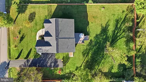 View/Area - 3917 Chantilly Rd, Chantilly, VA 20151 photo 3 of 9