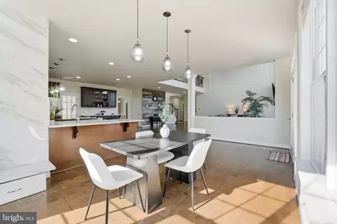 Dining - 3917 Chantilly Rd, Chantilly, VA 20151 photo 2 of 5