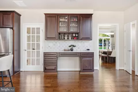 Entry Way - 3917 Chantilly Rd, Chantilly, VA 20151 photo 10 of 12