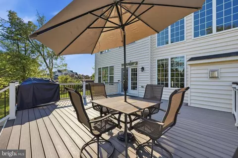 Exterior - 3917 Chantilly Rd, Chantilly, VA 20151 photo 3 of 9