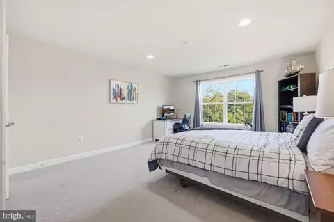 Bedroom - 3917 Chantilly Rd, Chantilly, VA 20151 photo 3 of 7