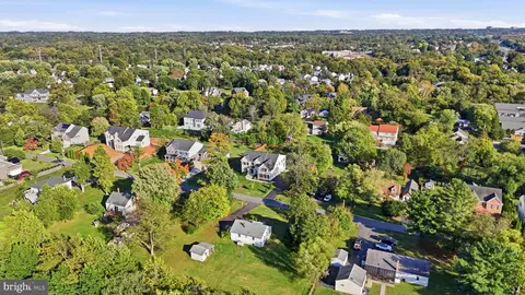 View/Area - 3917 Chantilly Rd, Chantilly, VA 20151 photo 7 of 9