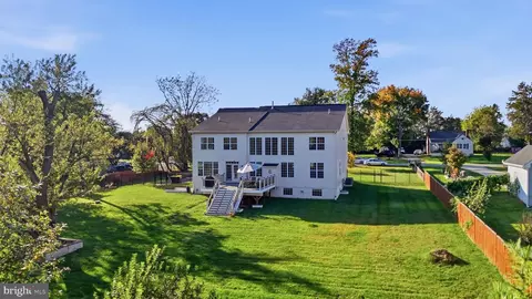 View/Area - 3917 Chantilly Rd, Chantilly, VA 20151 photo 8 of 9