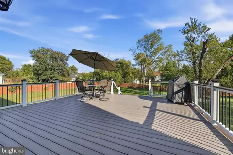 Exterior - 3917 Chantilly Rd, Chantilly, VA 20151 photo 2 of 9