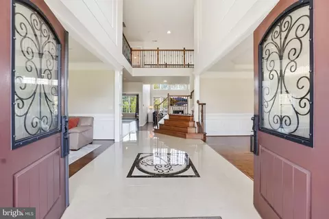 Entry Way - 3917 Chantilly Rd, Chantilly, VA 20151 photo 1 of 12