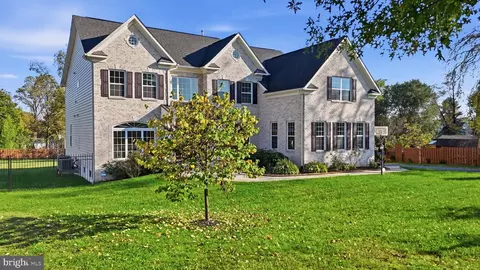 Exterior - 3917 Chantilly Rd, Chantilly, VA 20151 photo 4 of 9